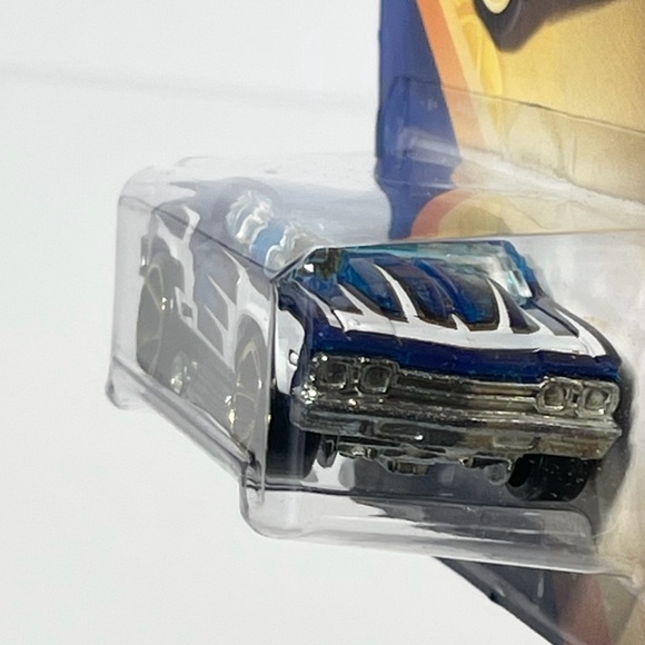 hot wheels 69 chevelle Clear Blue 2009 - Picture 10 of 16